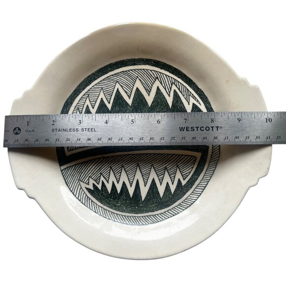 Signed Pratt 1993 Anasazi Escavada  Style B&W Hand-Painted Ceramic Plate - Picture 2 of 6